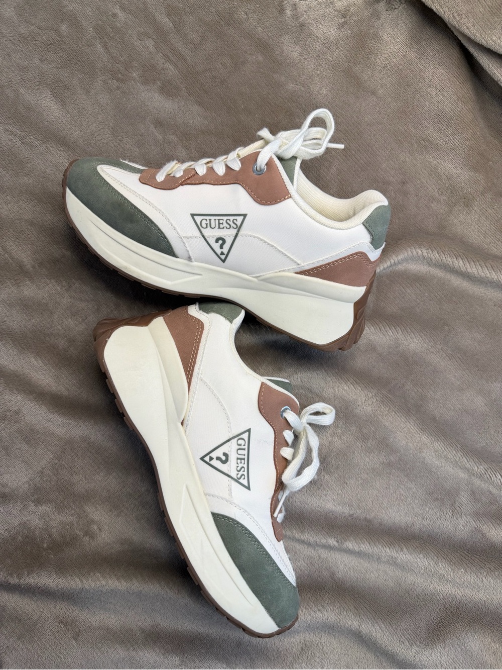 GUESS Men's White Leather Sneakers with Green and Brown Suede Accents
